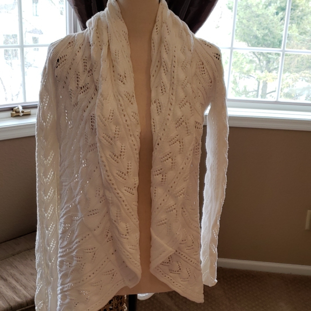 Cabi white sweater